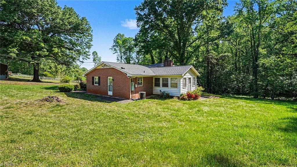 Stick/Site Built at 405 Mayfair Drive, Winston-Salem NC 27105, Winston-Salem, photo 31 of 36