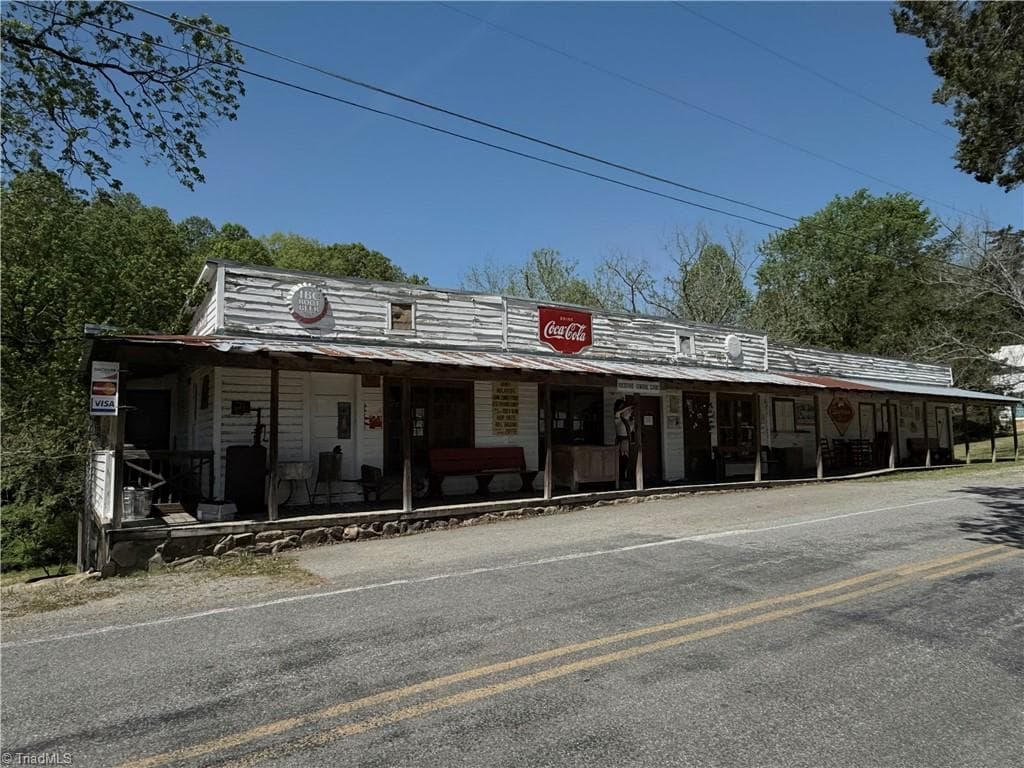 5174 Rockford Road, Dobson NC 27017