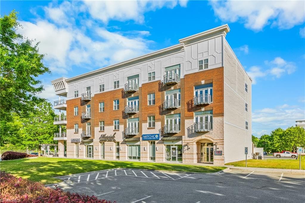 1111 S Marshall Street # 364, Winston-Salem NC 27101