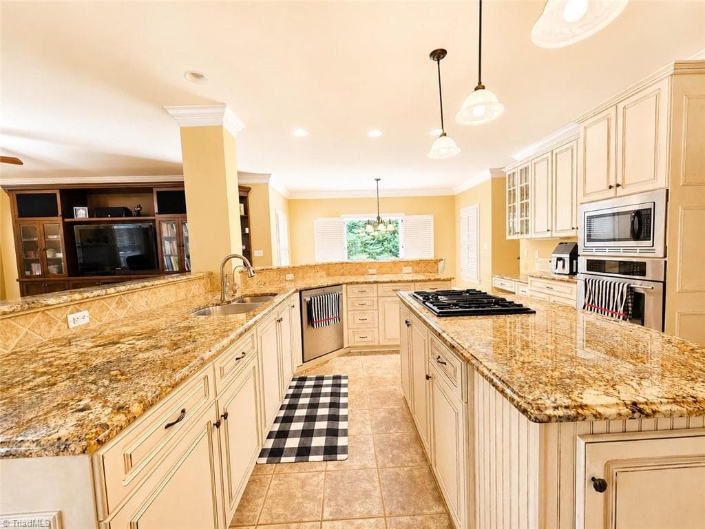 Stick/Site Built at 113 Finborough Court, Kernersville NC 27284, photo 11 of 48