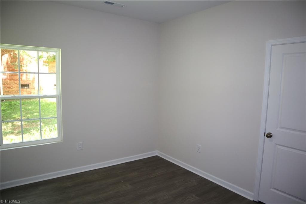Stick/Site Built at 2915 Bainbridge Drive, Winston-Salem NC 27105, Winston-Salem, photo 7 of 12