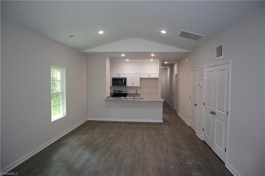 Stick/Site Built at 2915 Bainbridge Drive, Winston-Salem NC 27105, Winston-Salem, photo 5 of 12