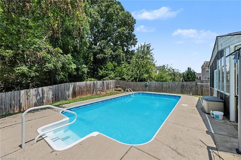 Stick/Site Built at 1579 Pondhaven Drive, High Point NC 27265, photo 33 of 39