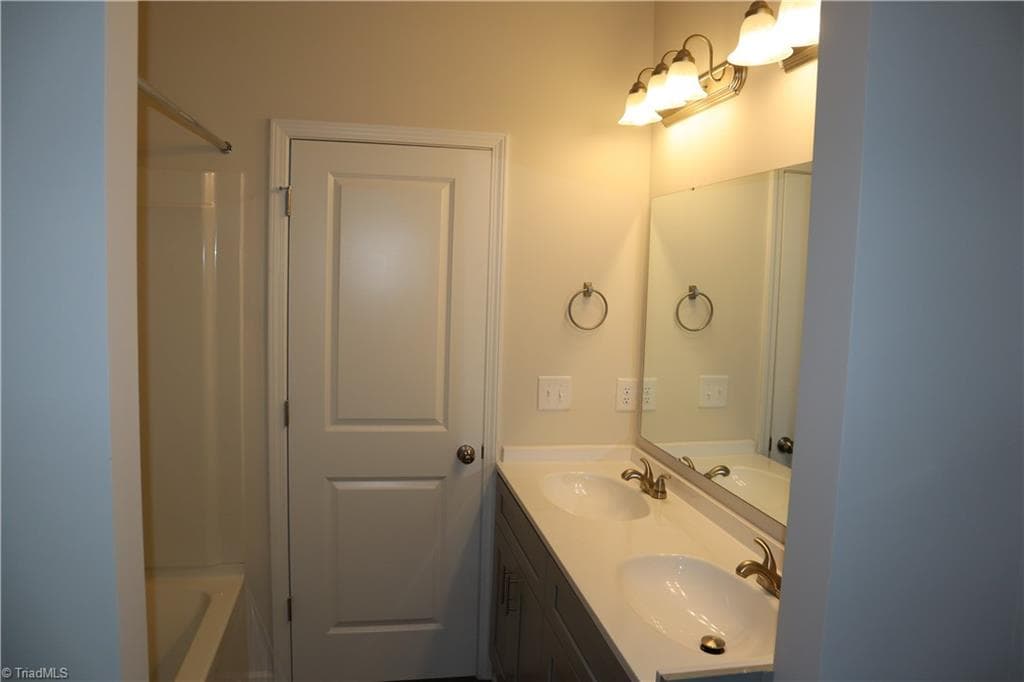 Stick/Site Built at 2908 Bainbridge Drive, Winston-Salem NC 27105, Winston-Salem, photo 11 of 12