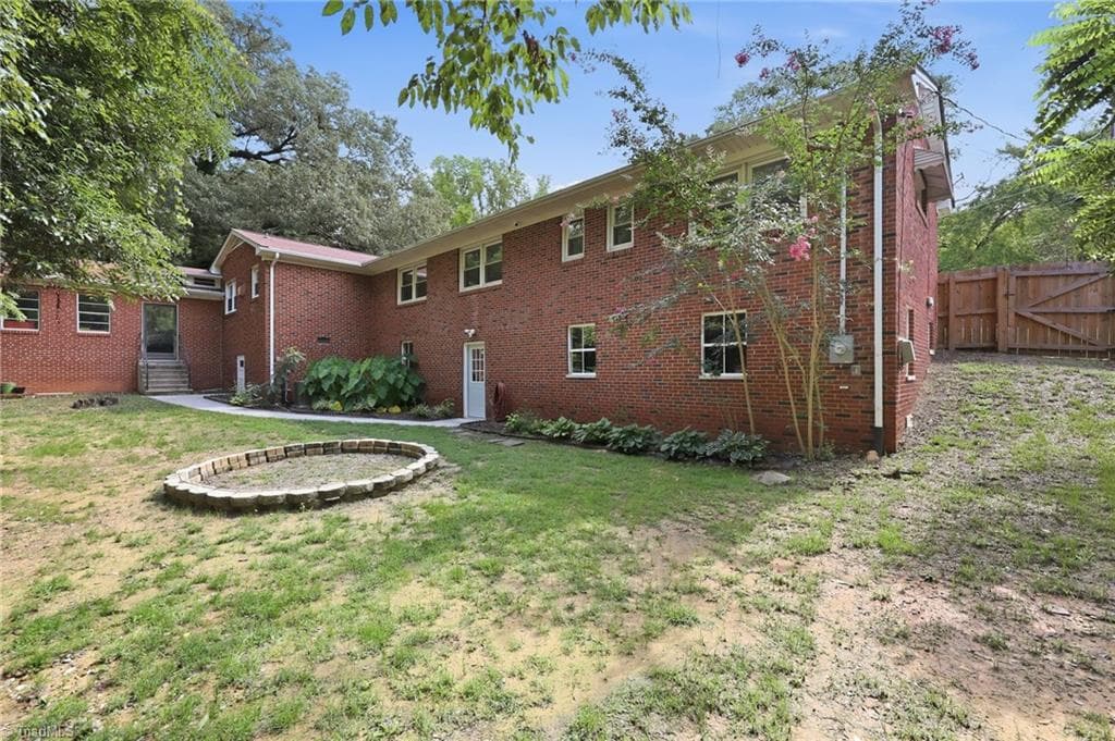 Stick/Site Built at 614 Ridgeway Drive, Burlington NC 27217, Burlington, photo 20 of 24
