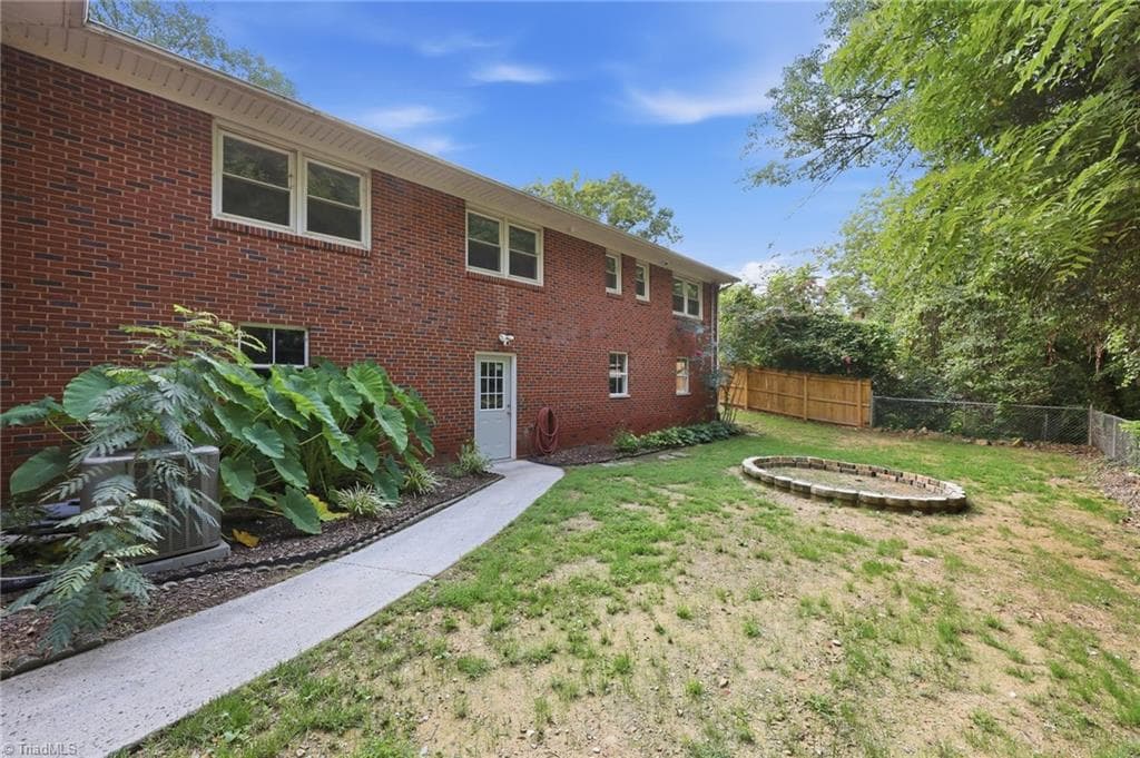 Stick/Site Built at 614 Ridgeway Drive, Burlington NC 27217, Burlington, photo 19 of 24