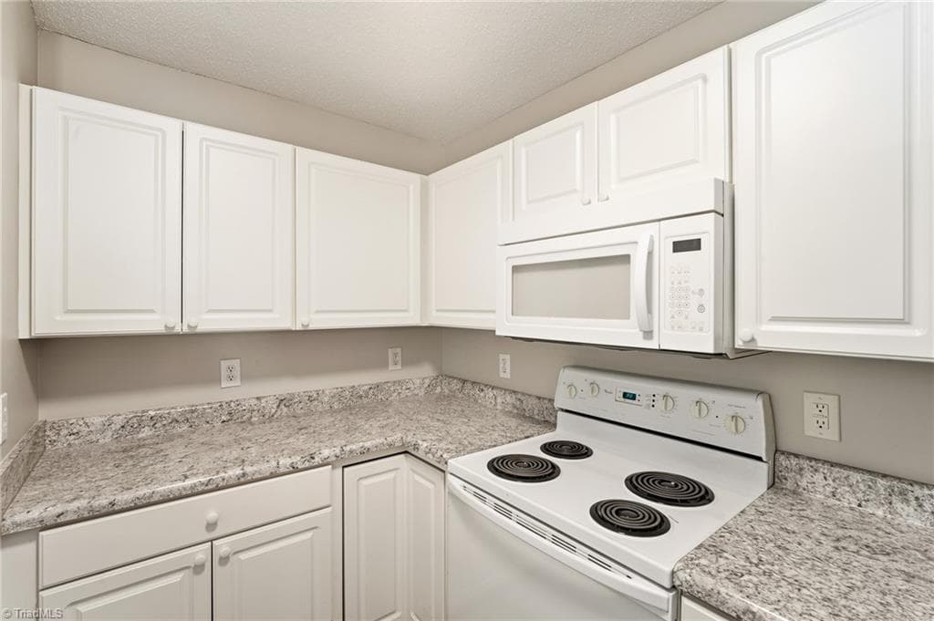 Stick/Site Built at 323 Ivy Glen Court, Winston-Salem NC 27127, Winston-Salem, photo 13 of 26