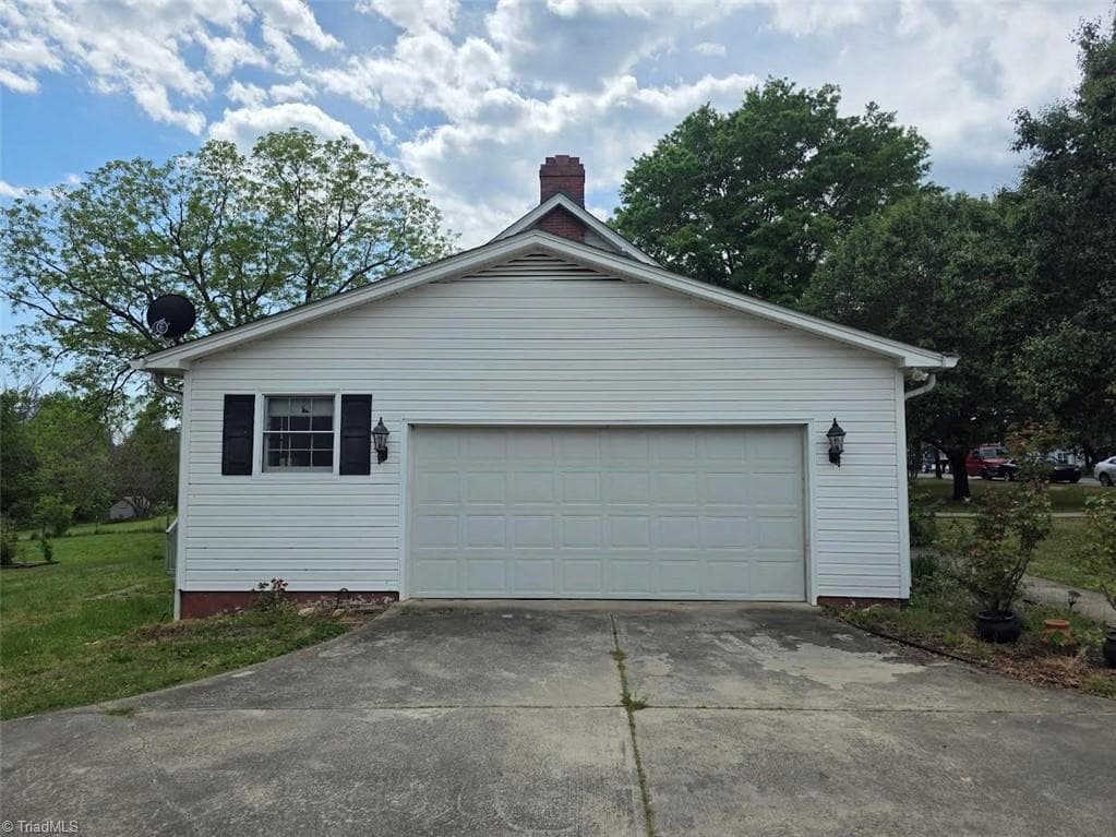 Stick/Site Built at 1218 Meadow Road, Eden NC 27288, photo 4 of 29