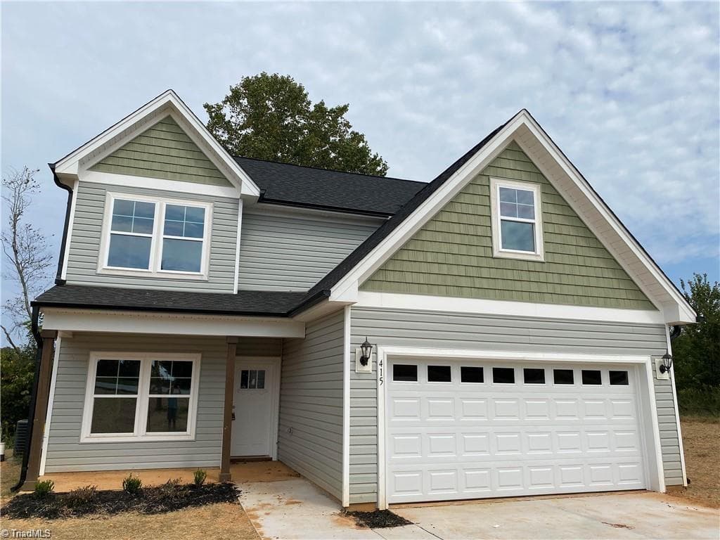 415 E Lee Avenue, Yadkinville NC 27055