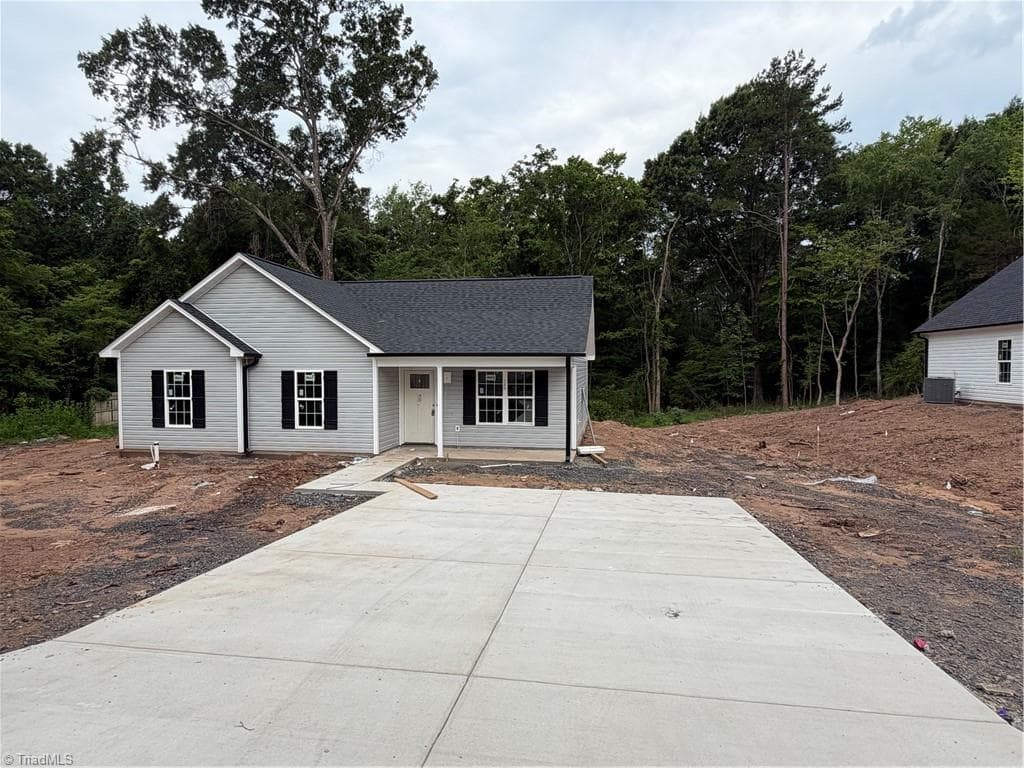 Stick/Site Built at 325 Price Street, Eden NC 27288, photo 2 of 16
