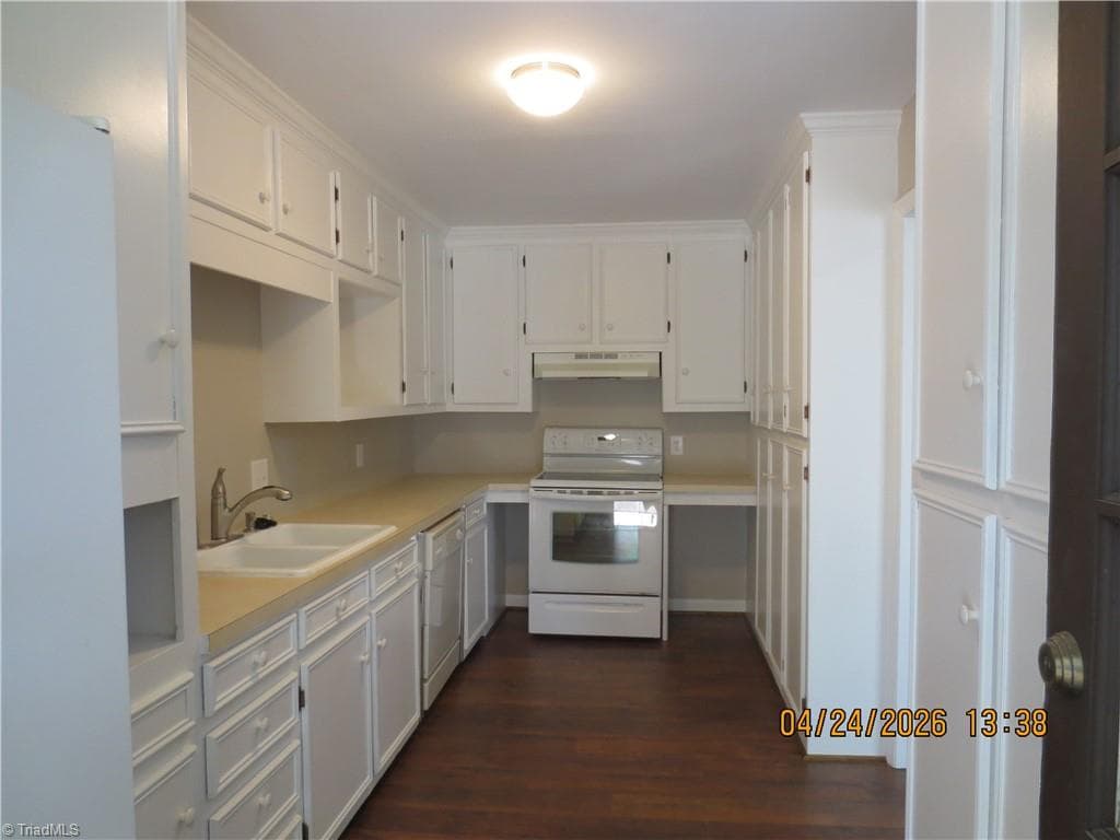 Stick/Site Built at 661 Runningbrook Lane, Rural Hall NC 27045, photo 9 of 26