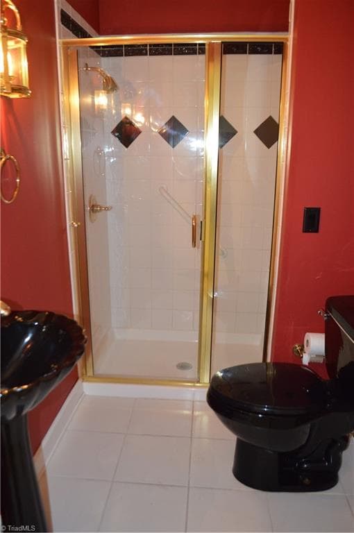 Main Level Hall Full Bath. - 700 Lakemont Trail, Mount Airy NC 27030, Mount Airy