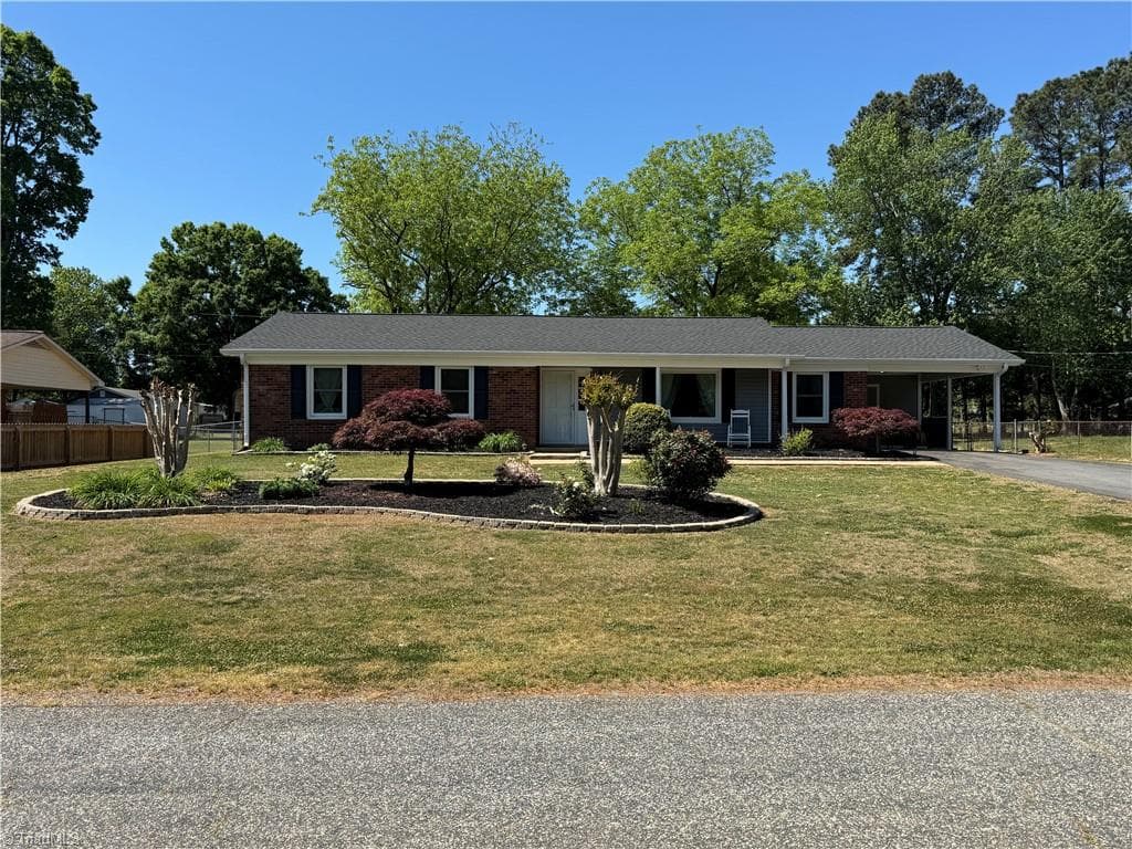 2436 Wickham Road, Kernersville NC 27284