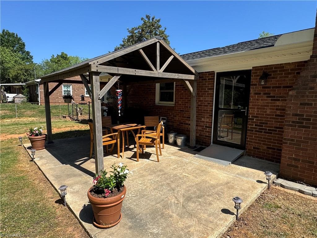 Stick/Site Built at 2436 Wickham Road, Kernersville NC 27284, photo 28 of 33