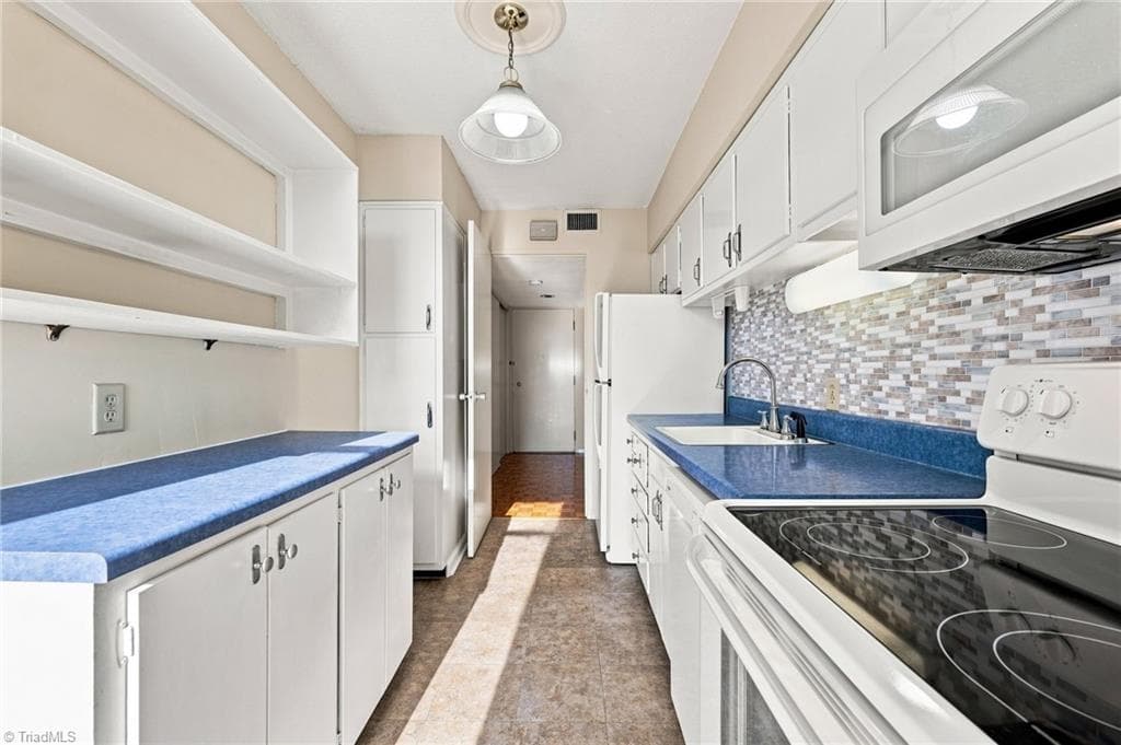 Stick/Site Built at 1101 Elm Street # 206, Greensboro NC 27401, photo 6 of 37