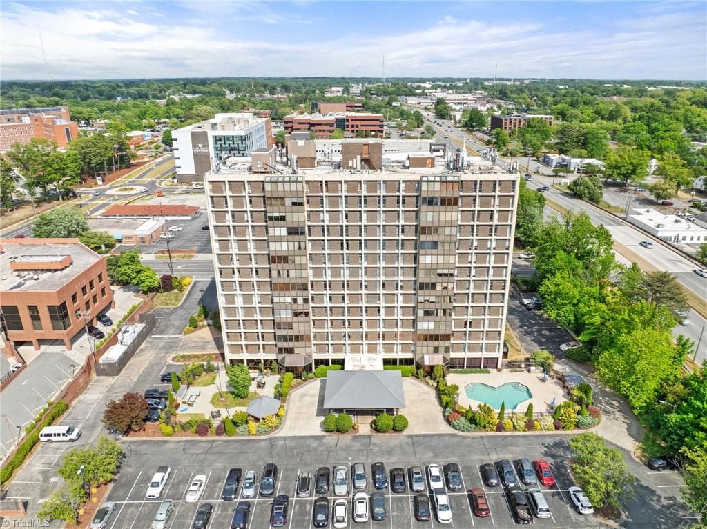 Stick/Site Built at 1101 Elm Street # 206, Greensboro NC 27401, photo 24 of 37