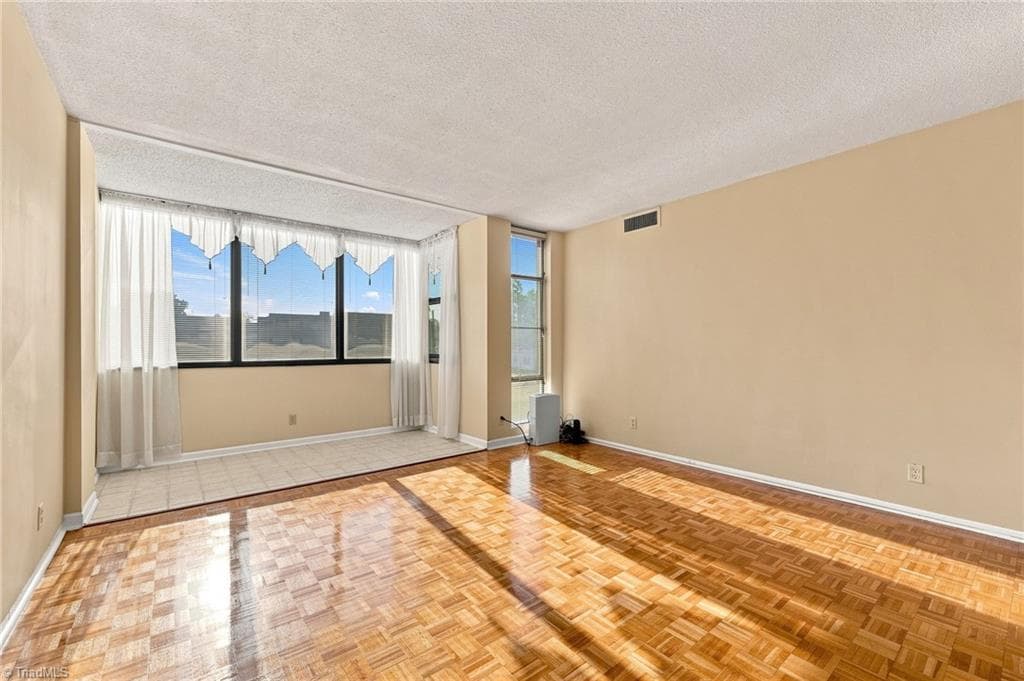 Stick/Site Built at 1101 Elm Street # 206, Greensboro NC 27401, photo 10 of 37