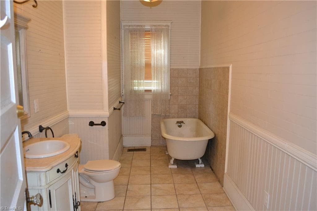 Remarks at 100 E Academy Street, Madison NC 27025, photo 11 of 21