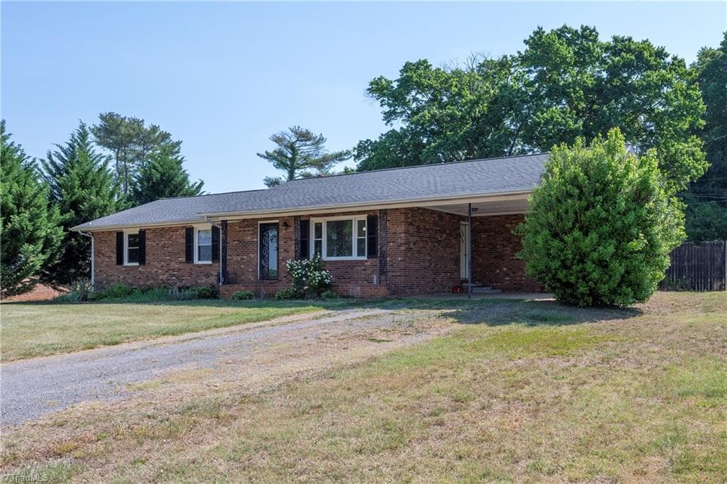 Stick/Site Built at 1012 H A Renegar Drive, Yadkinville NC 27055, photo 4 of 24