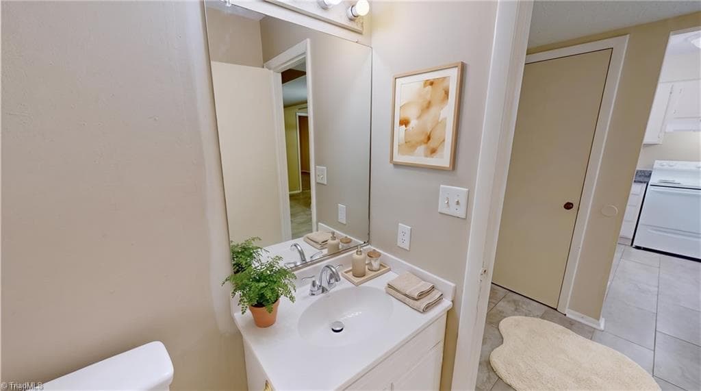 Stick/Site Built at 2214 Shadow Valley Road, High Point NC 27265, photo 23 of 50