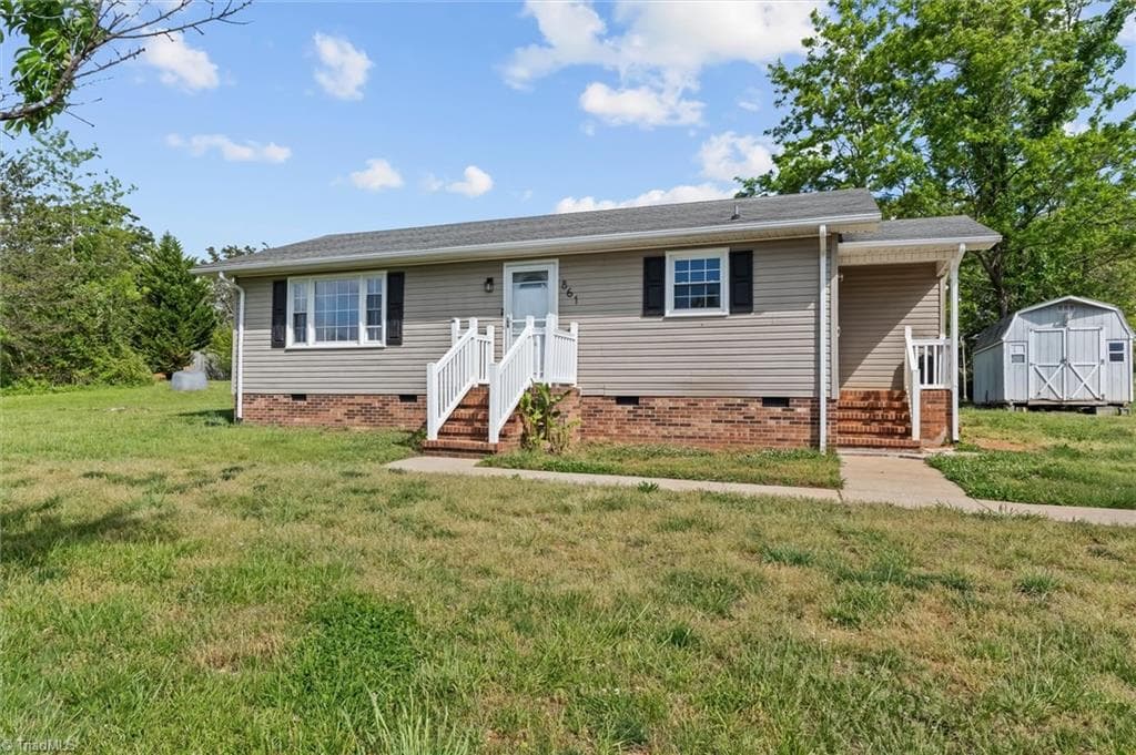 861 Creed Road, Ararat NC 27007
