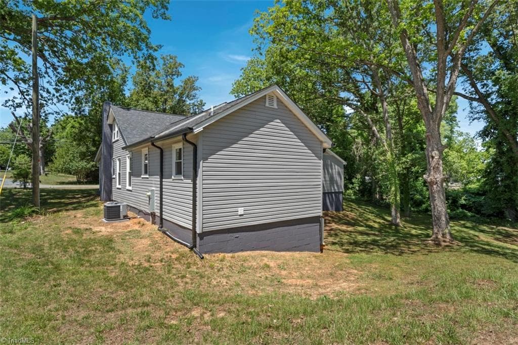 Stick/Site Built at 632 Stokesburg Road, Walnut Cove NC 27052, Walnut Cove, photo 14 of 40