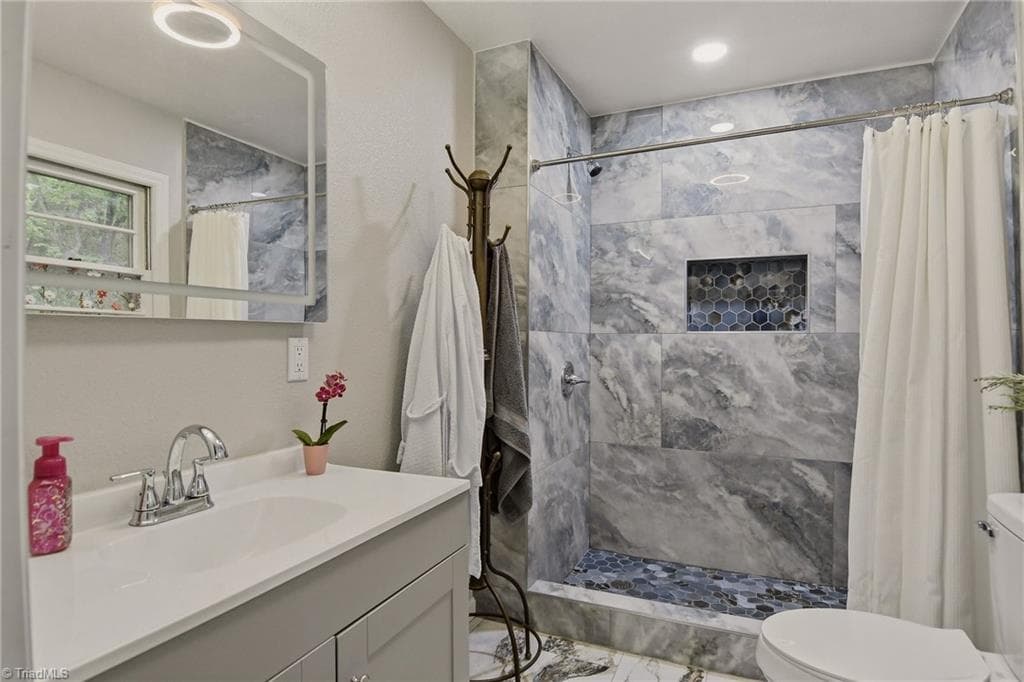 Stick/Site Built at 104 Jacklyn Court, High Point NC 27265, photo 19 of 32