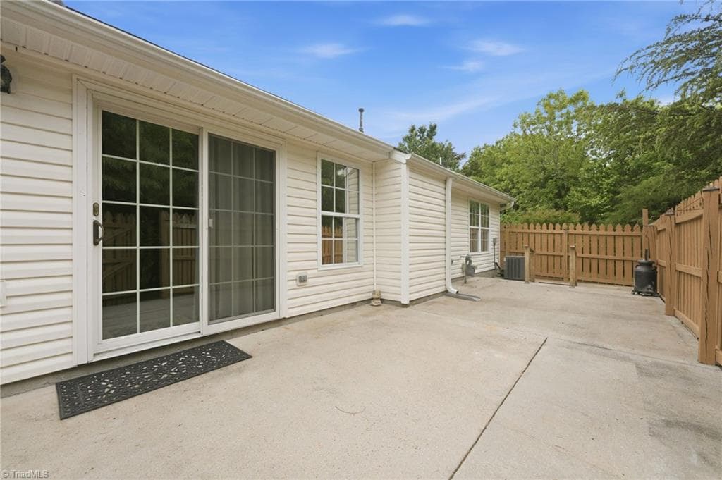 Stick/Site Built at 2204 Sweetbay Circle, Burlington NC 27215, Burlington, photo 12 of 17