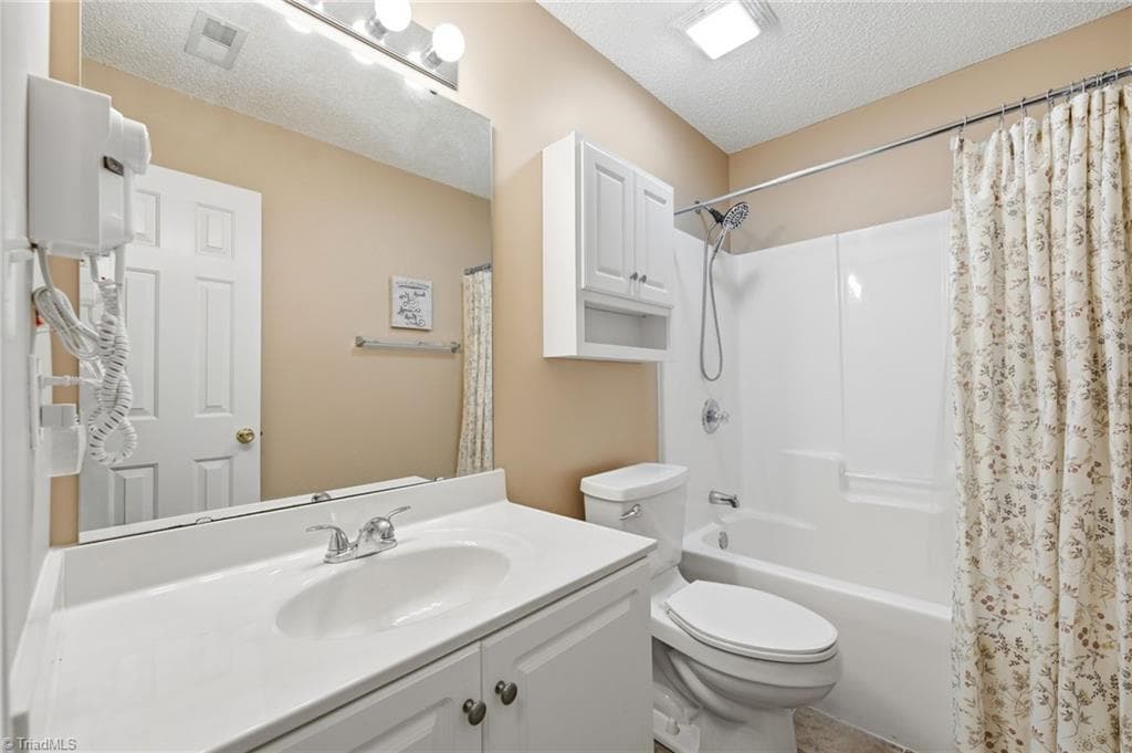 Stick/Site Built at 2204 Sweetbay Circle, Burlington NC 27215, Burlington, photo 15 of 17