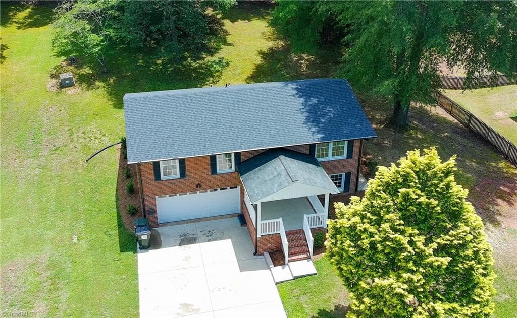 Stick/Site Built at 117 Kingswood Place Drive, Walnut Cove NC 27052, Walnut Cove, photo 6 of 50