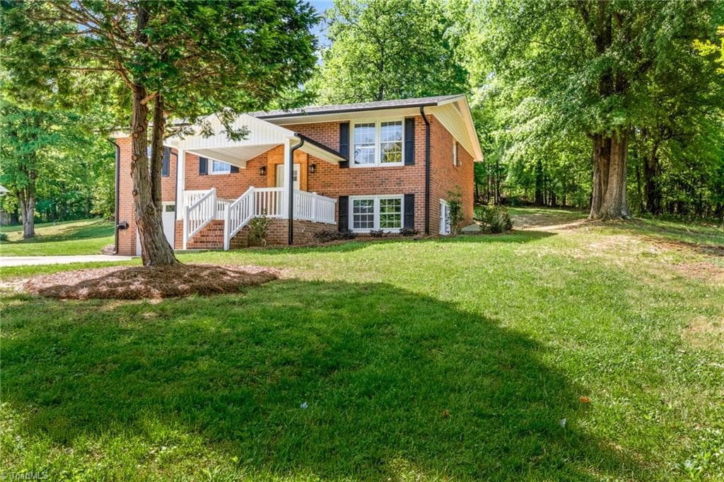 Stick/Site Built at 117 Kingswood Place Drive, Walnut Cove NC 27052, Walnut Cove, photo 3 of 50