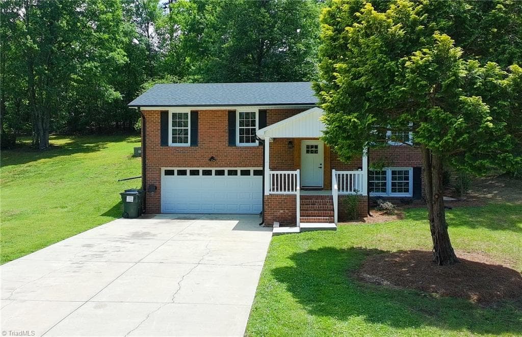 Stick/Site Built at 117 Kingswood Place Drive, Walnut Cove NC 27052, Walnut Cove, photo 4 of 50