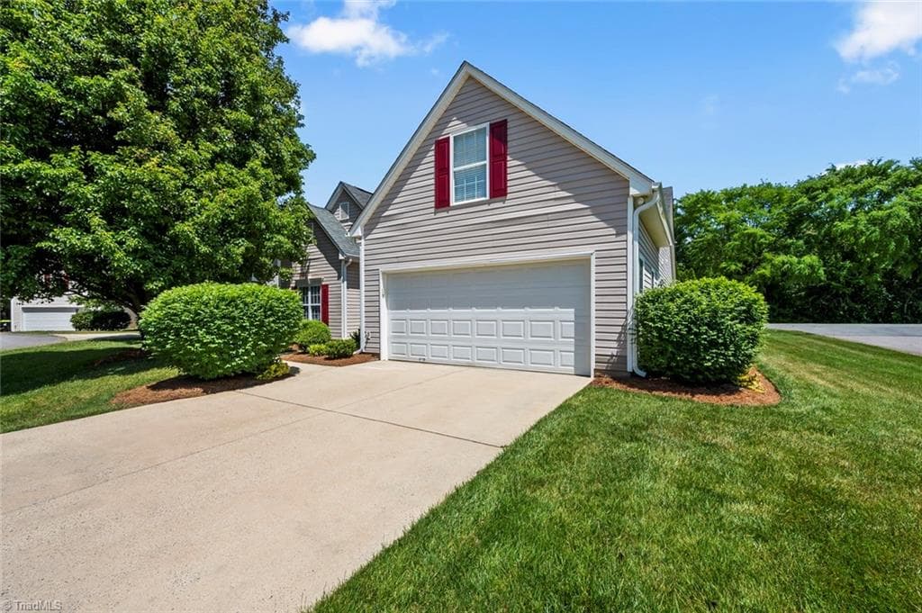 Stick/Site Built at 130 Salem Ridge Court, Clemmons NC 27012, photo 2 of 34
