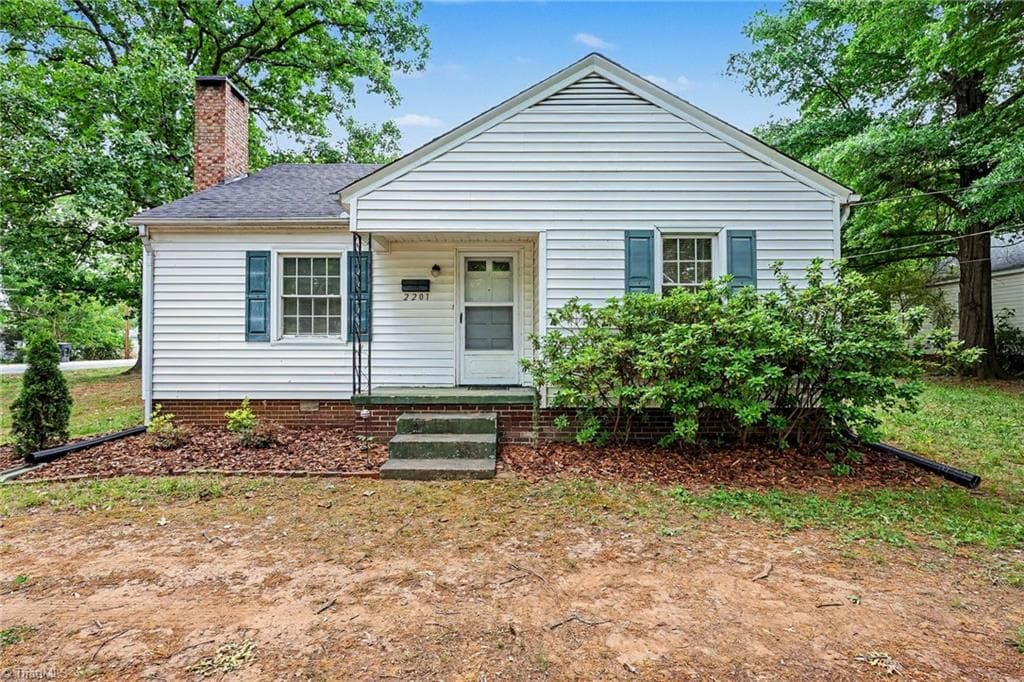Stick/Site Built at 2201 Edgewood Drive, High Point NC 27262, photo 11 of 28