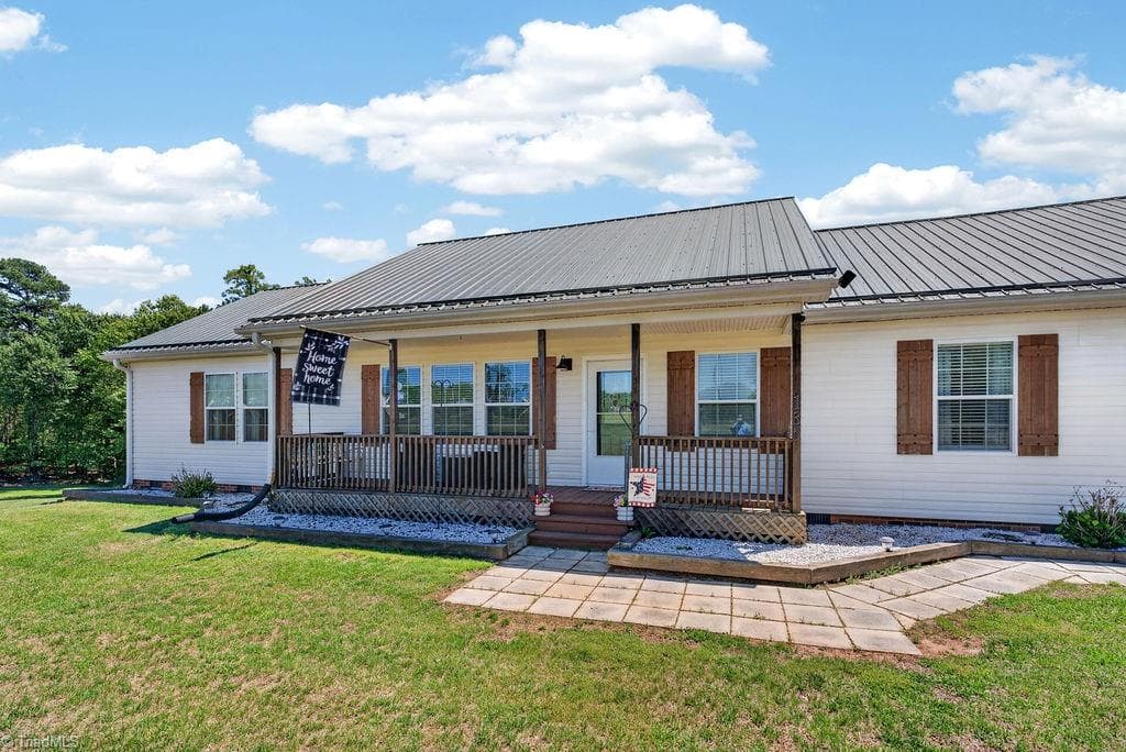 Modular at 135 Blueridge View Lane, Mount Airy NC 27030, Mount Airy, photo 3 of 100
