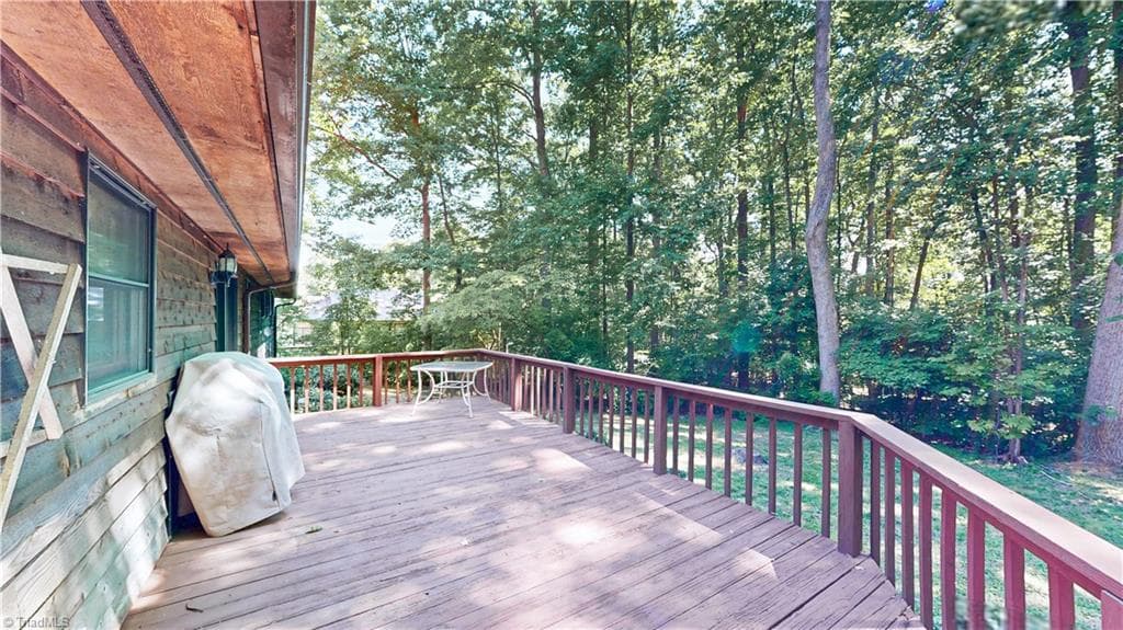 Stick/Site Built at 859 Lakeview Drive, Thomasville NC 27360, photo 6 of 39