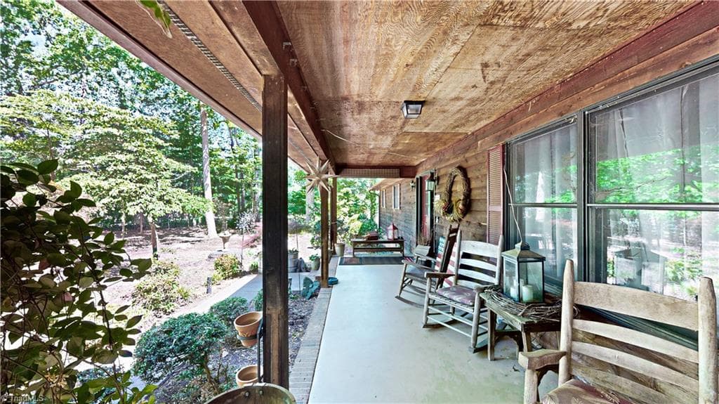 Stick/Site Built at 859 Lakeview Drive, Thomasville NC 27360, photo 5 of 39