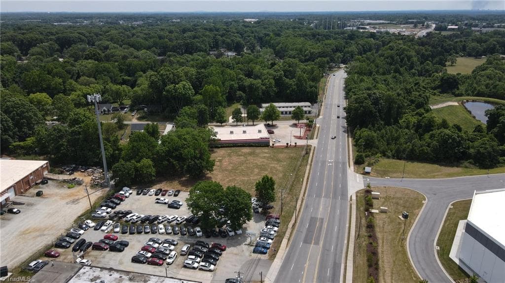 Remarks at 207-211 Guilford College Road, Greensboro NC 27409, Greensboro, photo 19 of 38