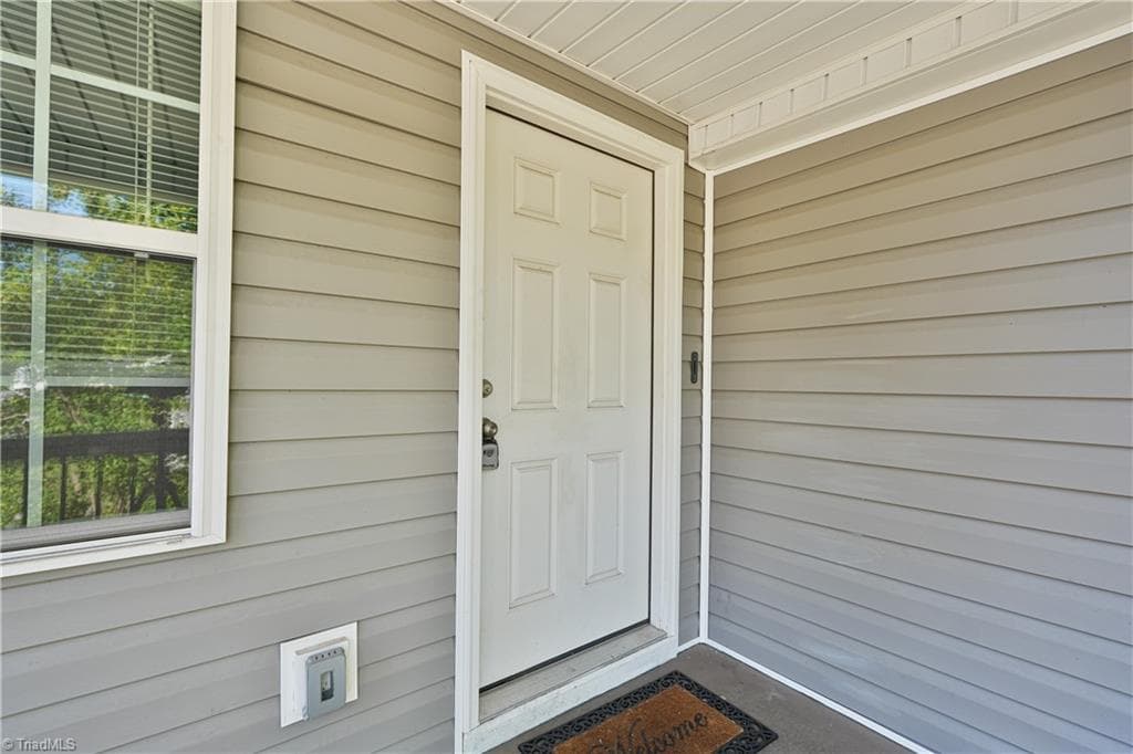 Stick/Site Built at 1511 Davis Avenue, High Point NC 27260, photo 3 of 41