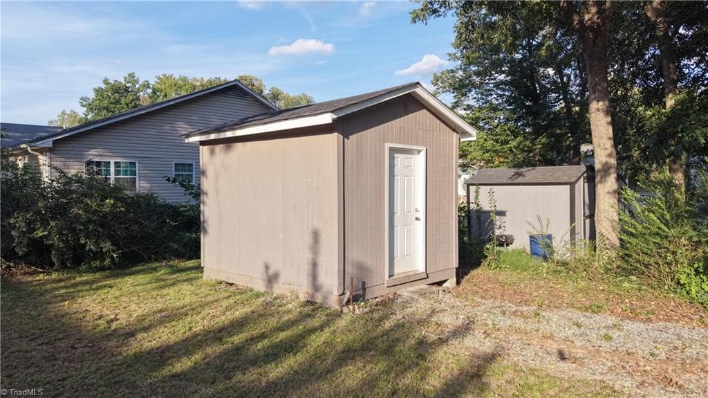 Stick/Site Built at 1511 Davis Avenue, High Point NC 27260, photo 37 of 41