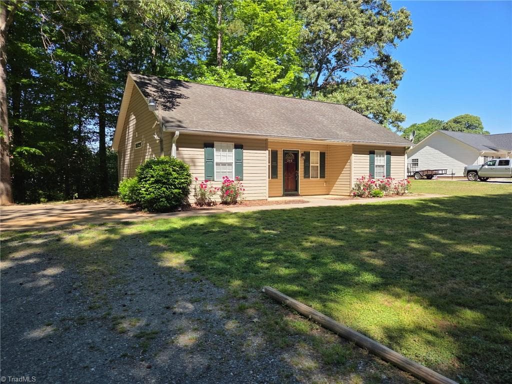 Stick/Site Built at 246 Eaglewood Lane, Winston-Salem NC 27127, Winston-Salem, photo 3 of 28