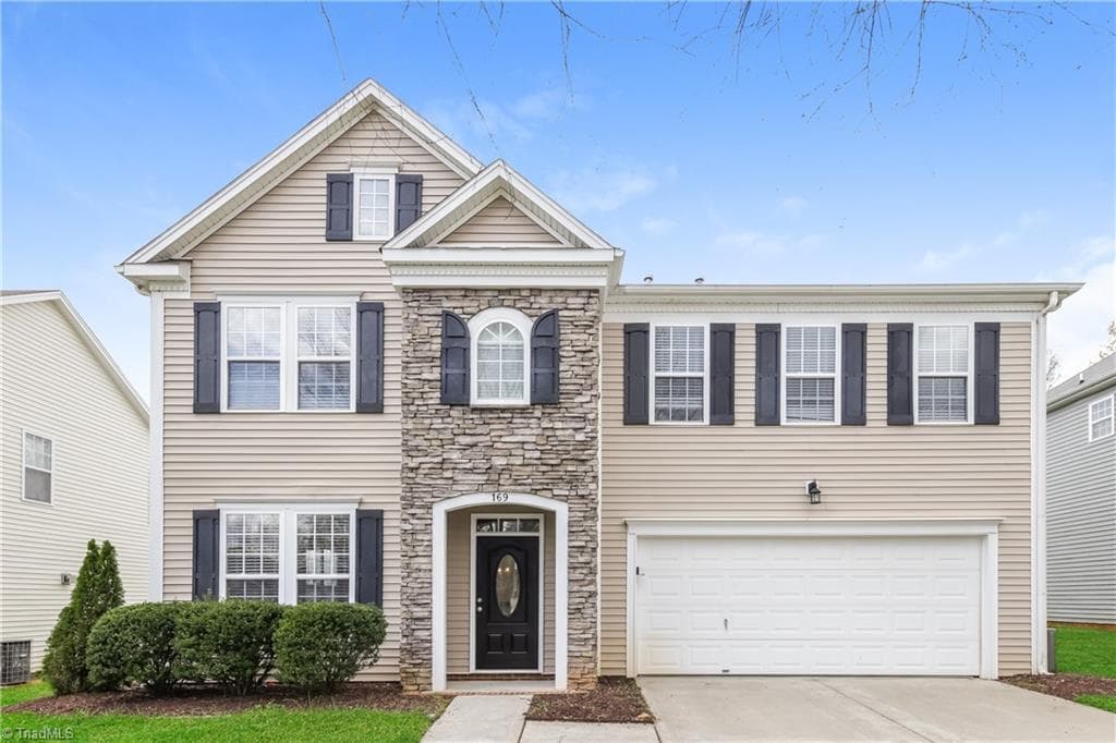 169 Bridgewater Drive, Advance NC 27006