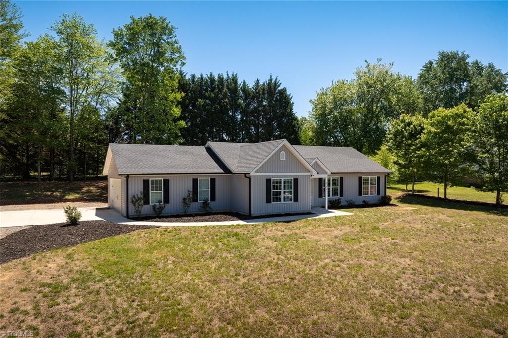 Stick/Site Built at 122 Fosstorall Road, King NC 27021, photo 2 of 32