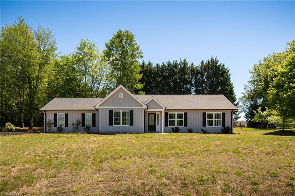 122 Fosstorall Road, King NC 27021