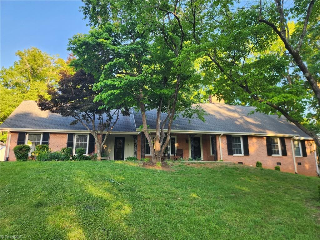 101 S 8th Avenue, Mayodan NC 27027