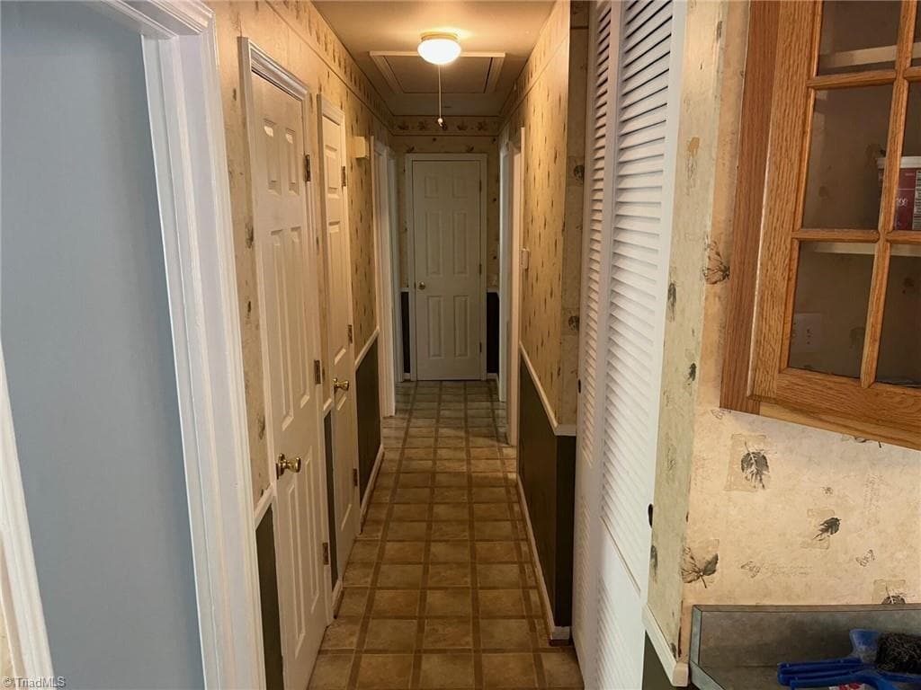 Stick/Site Built at 3911 Raintree Drive, Greensboro NC 27407, photo 5 of 10
