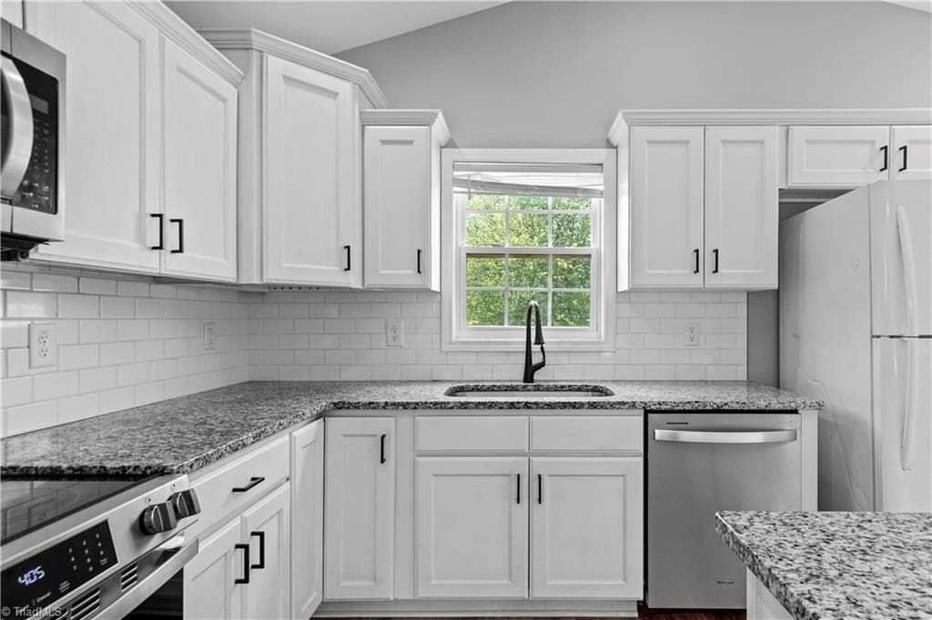 Stick/Site Built at 100 Hillside Drive, Thomasville NC 27360, photo 7 of 27