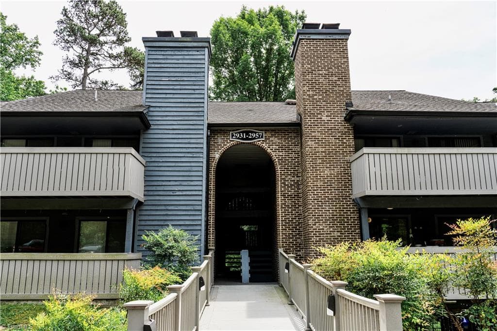2935 Oaktop Circle, Greensboro NC 27410