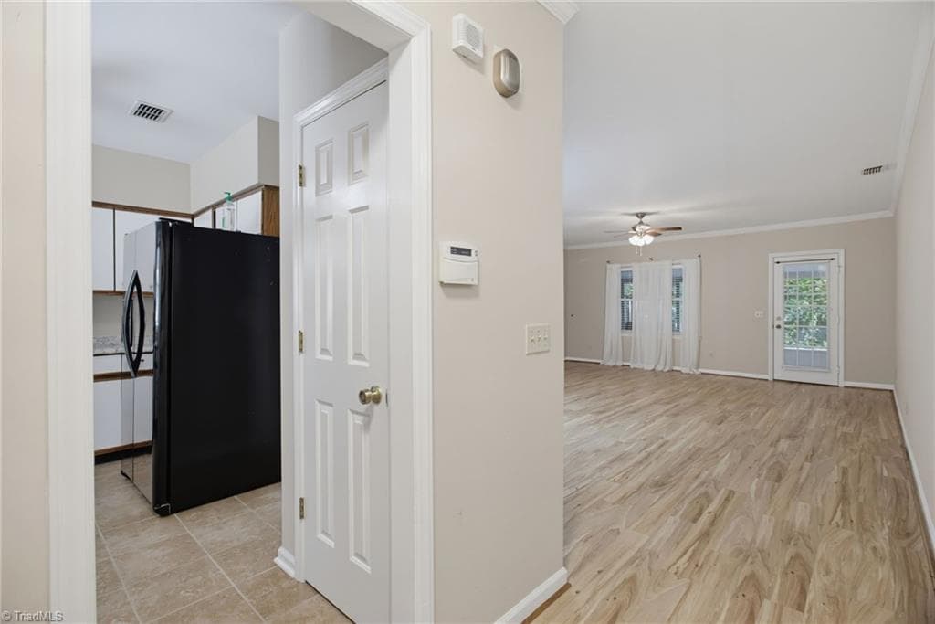 Foyer - 765 Oakland Drive # C, Elkin NC 28621, Elkin