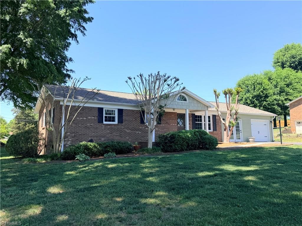 Stick/Site Built at 3216 Country View Road, Jonesville NC 28642, Jonesville, photo 4 of 33